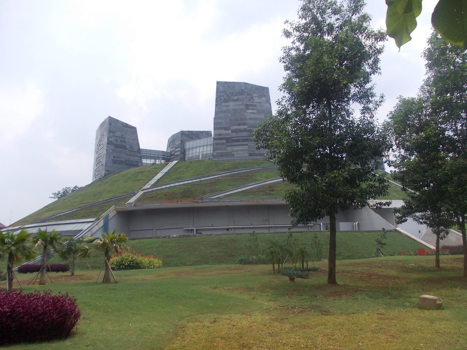 Multidiscipline Research Laboratory Hall